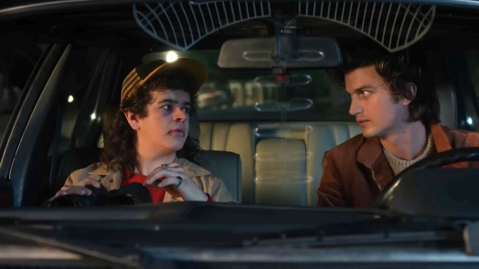 Stranger Things Opening Scene Review - Netflix Revives 'Mystery Science Theater 3000' to Roast Stranger Things’ Opening Scene