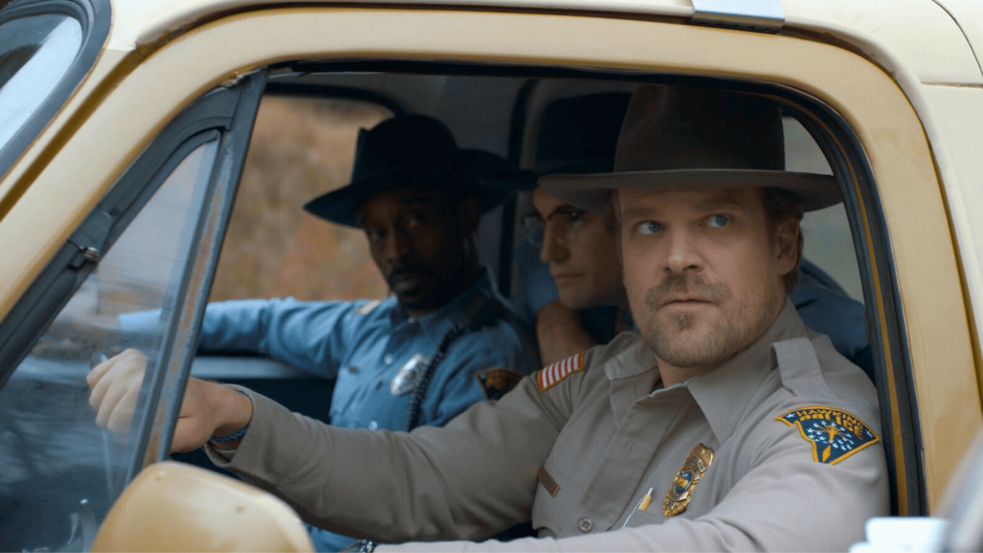 Stranger Things Hopper Investigations - TV Networks Wanted Stranger Things To Focus On Hopper's Paranormal Investigations