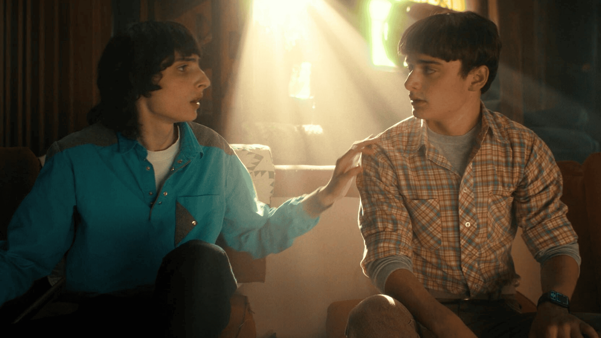 Mike Wheeler Stranger Things - "We're no use to Will if we're dead" Who is Mike Wheeler in Stranger Things?