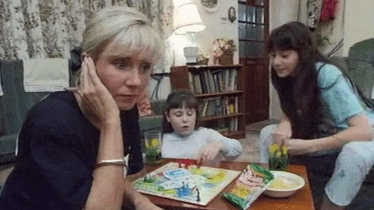 Why The BBC's "Ghostwatch" Still Terrifies Today - BBC Ghostwatch